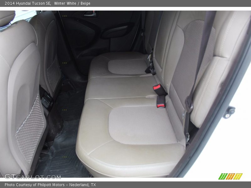 Winter White / Beige 2014 Hyundai Tucson SE