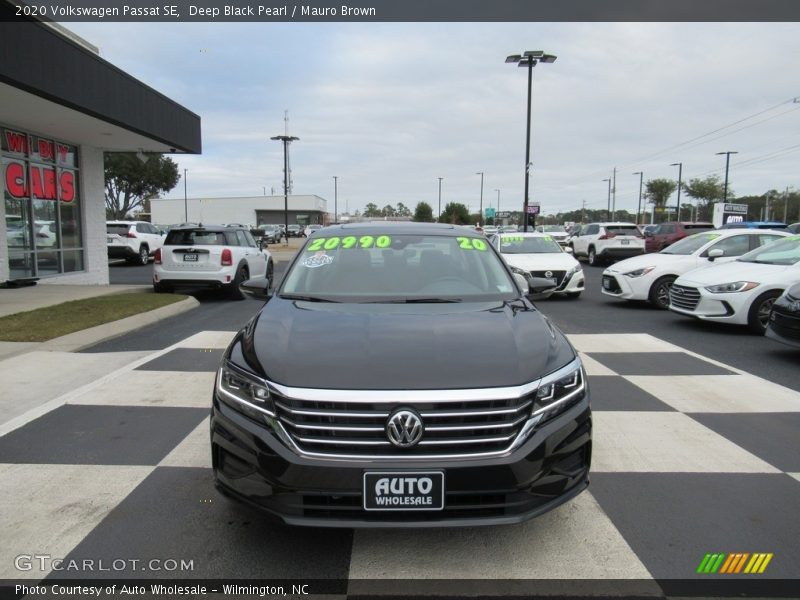 Deep Black Pearl / Mauro Brown 2020 Volkswagen Passat SE