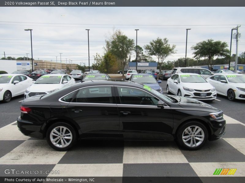Deep Black Pearl / Mauro Brown 2020 Volkswagen Passat SE