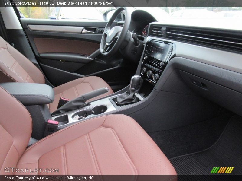 Deep Black Pearl / Mauro Brown 2020 Volkswagen Passat SE