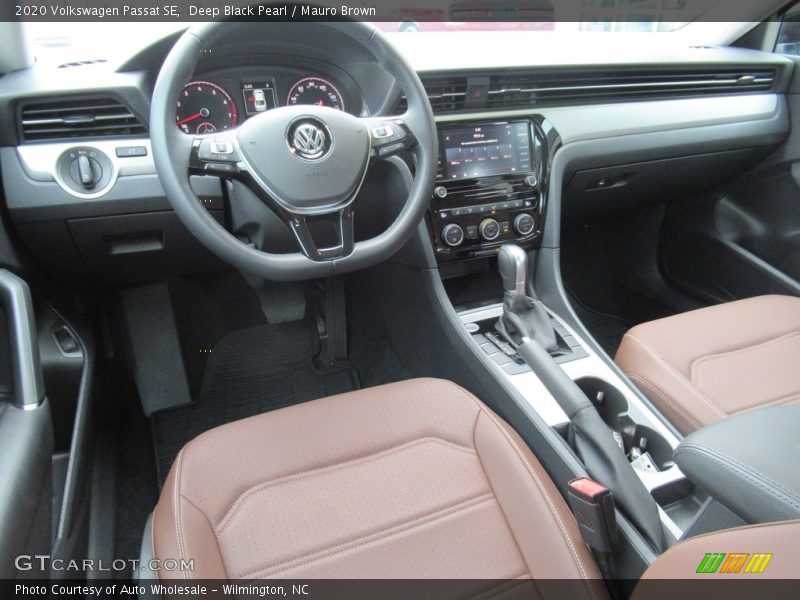 Deep Black Pearl / Mauro Brown 2020 Volkswagen Passat SE