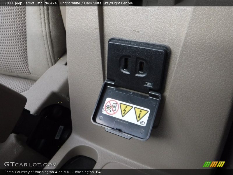 Bright White / Dark Slate Gray/Light Pebble 2014 Jeep Patriot Latitude 4x4
