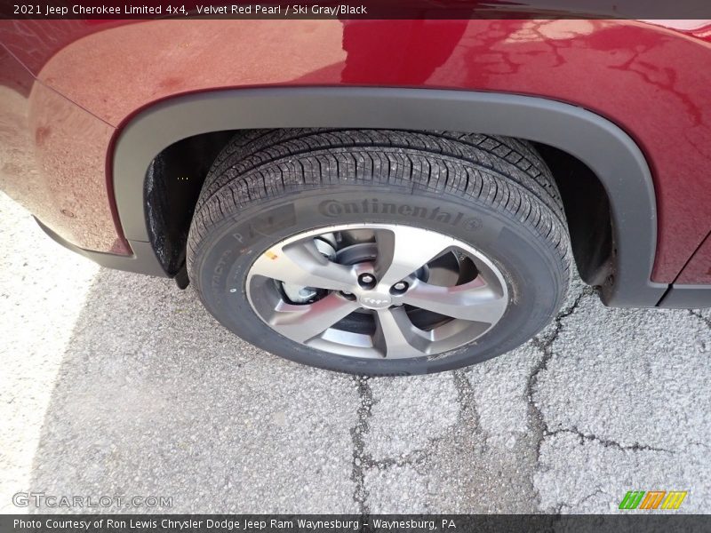 Velvet Red Pearl / Ski Gray/Black 2021 Jeep Cherokee Limited 4x4