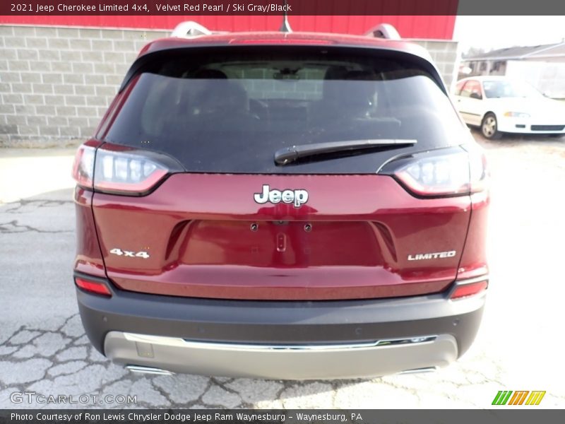 Velvet Red Pearl / Ski Gray/Black 2021 Jeep Cherokee Limited 4x4