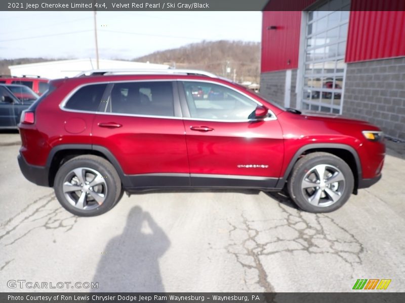 Velvet Red Pearl / Ski Gray/Black 2021 Jeep Cherokee Limited 4x4