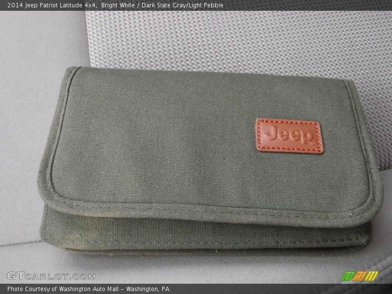 Bright White / Dark Slate Gray/Light Pebble 2014 Jeep Patriot Latitude 4x4