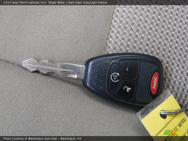 Bright White / Dark Slate Gray/Light Pebble 2014 Jeep Patriot Latitude 4x4