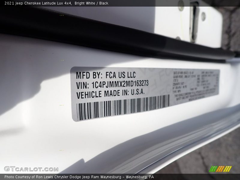 Bright White / Black 2021 Jeep Cherokee Latitude Lux 4x4