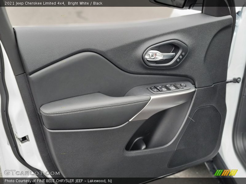 Bright White / Black 2021 Jeep Cherokee Limited 4x4