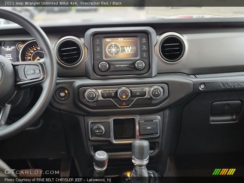 Controls of 2021 Wrangler Unlimited Willys 4x4