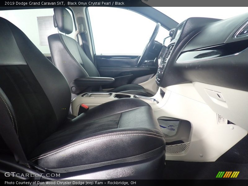 Black Onyx Crystal Pearl / Black 2019 Dodge Grand Caravan SXT