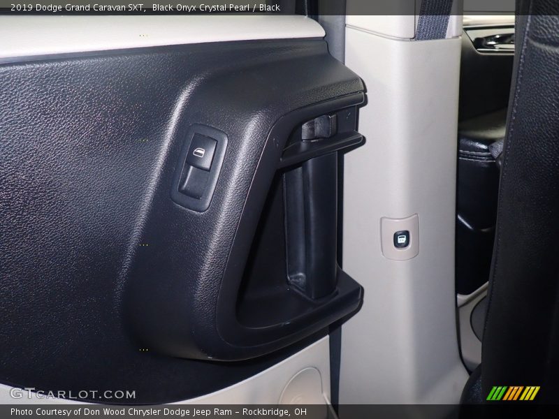 Black Onyx Crystal Pearl / Black 2019 Dodge Grand Caravan SXT