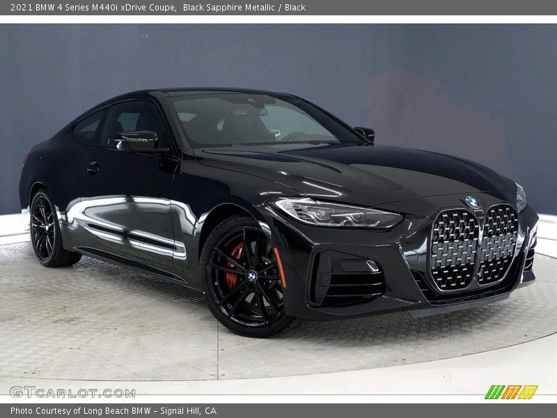 Front 3/4 View of 2021 4 Series M440i xDrive Coupe