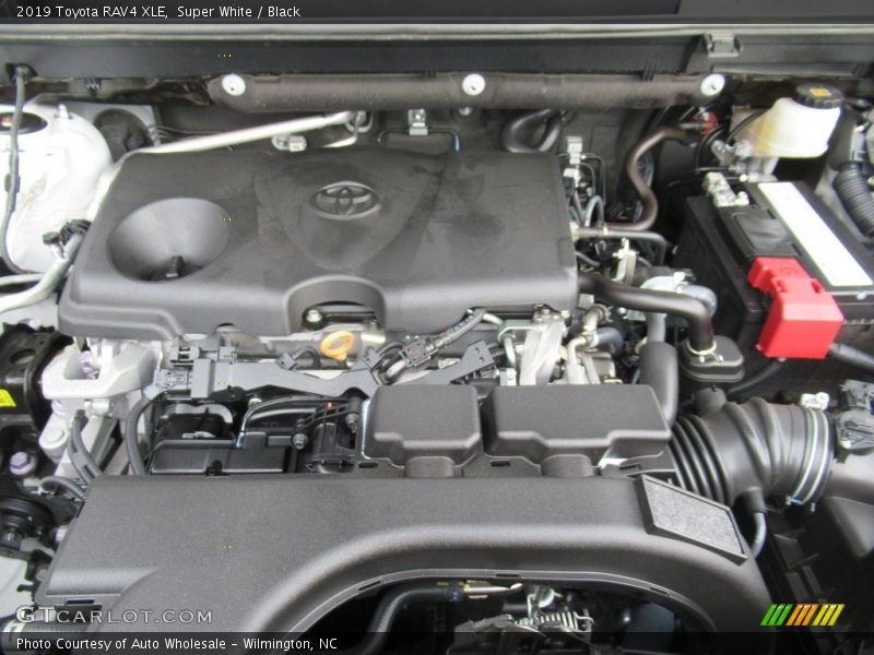 Super White / Black 2019 Toyota RAV4 XLE