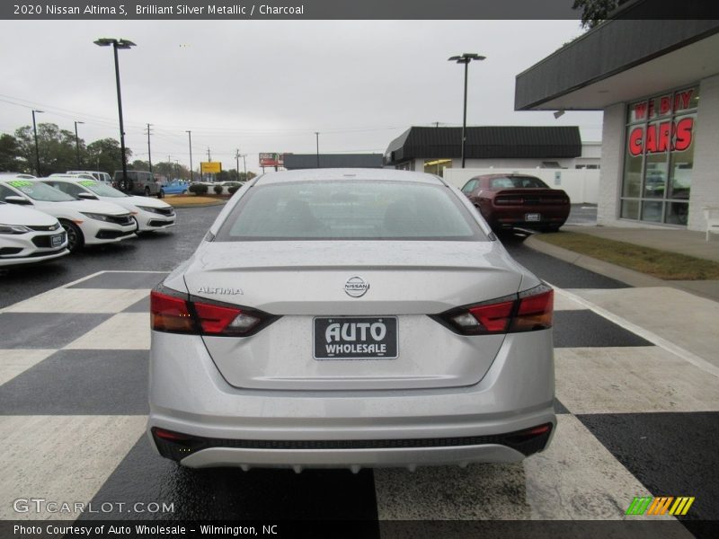 Brilliant Silver Metallic / Charcoal 2020 Nissan Altima S