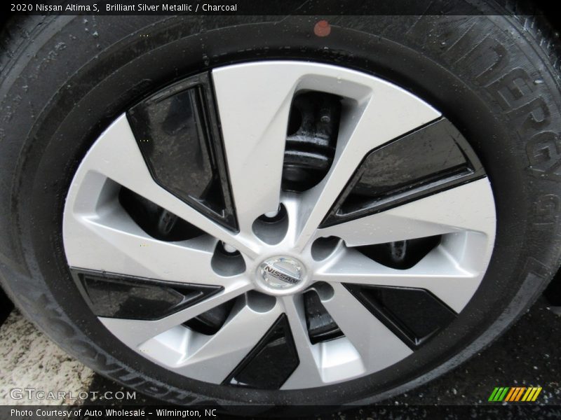 Brilliant Silver Metallic / Charcoal 2020 Nissan Altima S