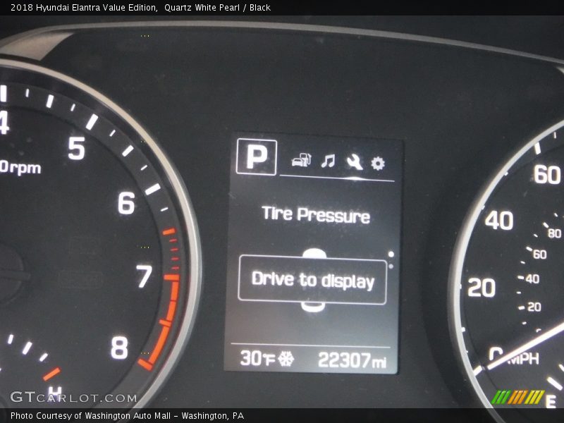 Quartz White Pearl / Black 2018 Hyundai Elantra Value Edition