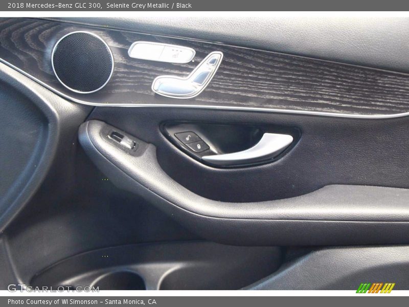 Selenite Grey Metallic / Black 2018 Mercedes-Benz GLC 300