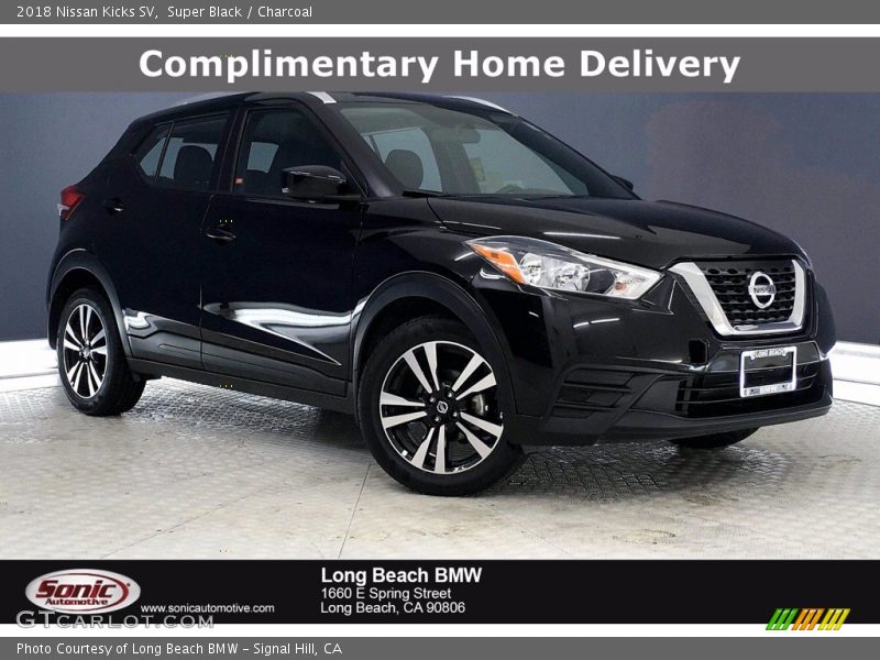 Super Black / Charcoal 2018 Nissan Kicks SV