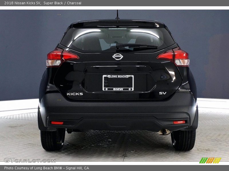 Super Black / Charcoal 2018 Nissan Kicks SV