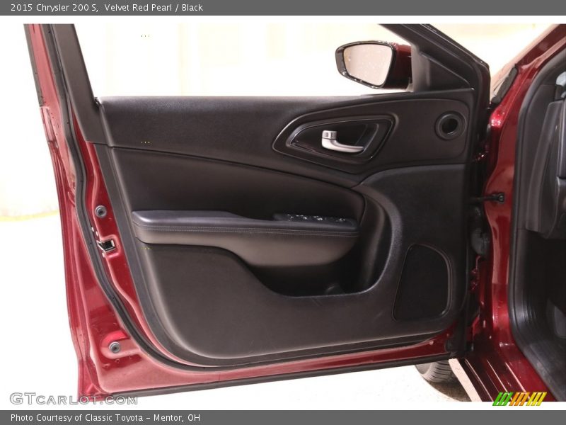 Velvet Red Pearl / Black 2015 Chrysler 200 S