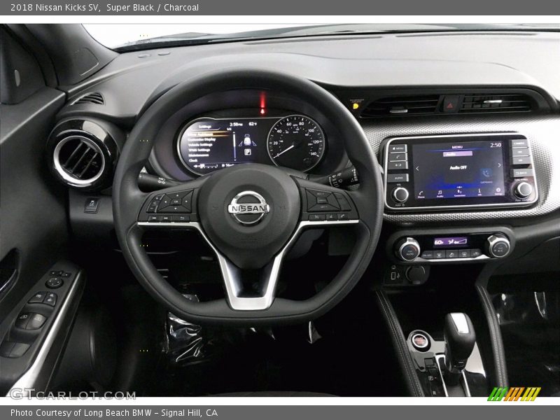 Super Black / Charcoal 2018 Nissan Kicks SV