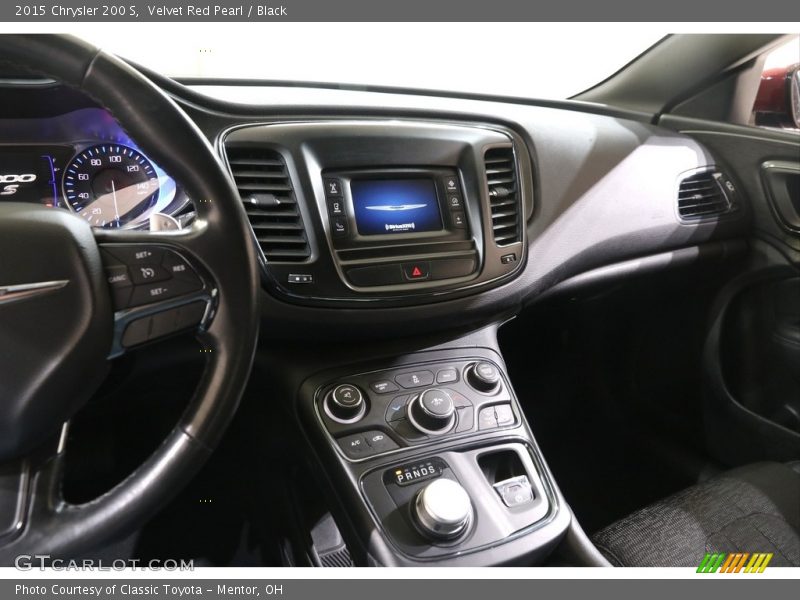 Velvet Red Pearl / Black 2015 Chrysler 200 S