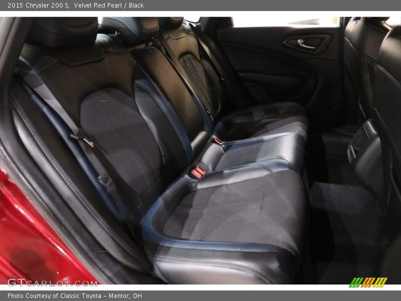 Velvet Red Pearl / Black 2015 Chrysler 200 S