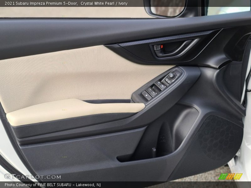 Crystal White Pearl / Ivory 2021 Subaru Impreza Premium 5-Door