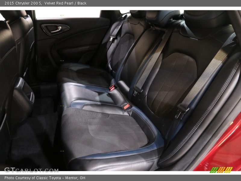 Velvet Red Pearl / Black 2015 Chrysler 200 S