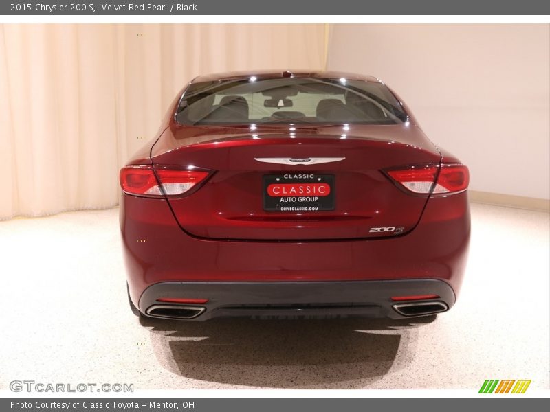 Velvet Red Pearl / Black 2015 Chrysler 200 S