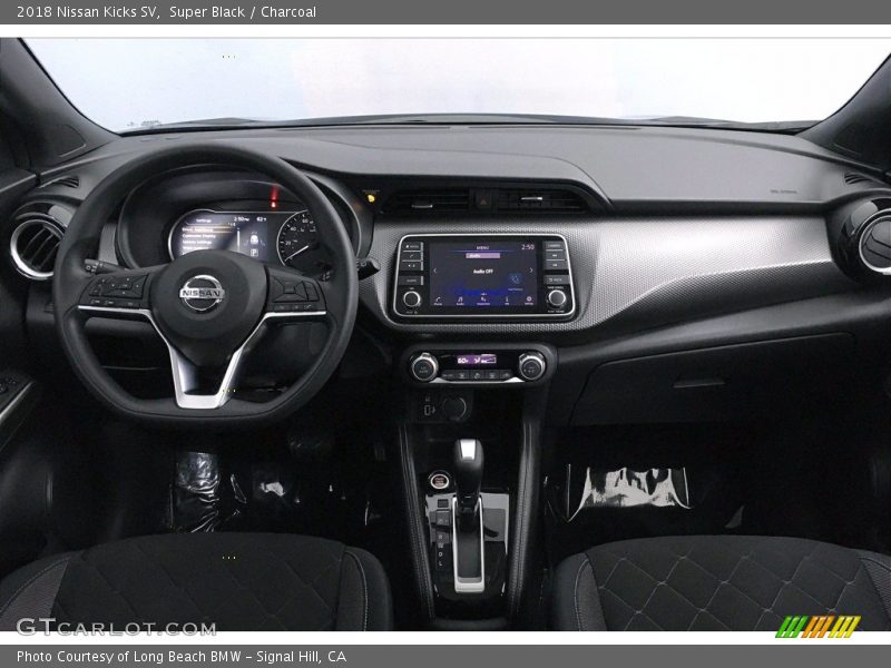 Super Black / Charcoal 2018 Nissan Kicks SV