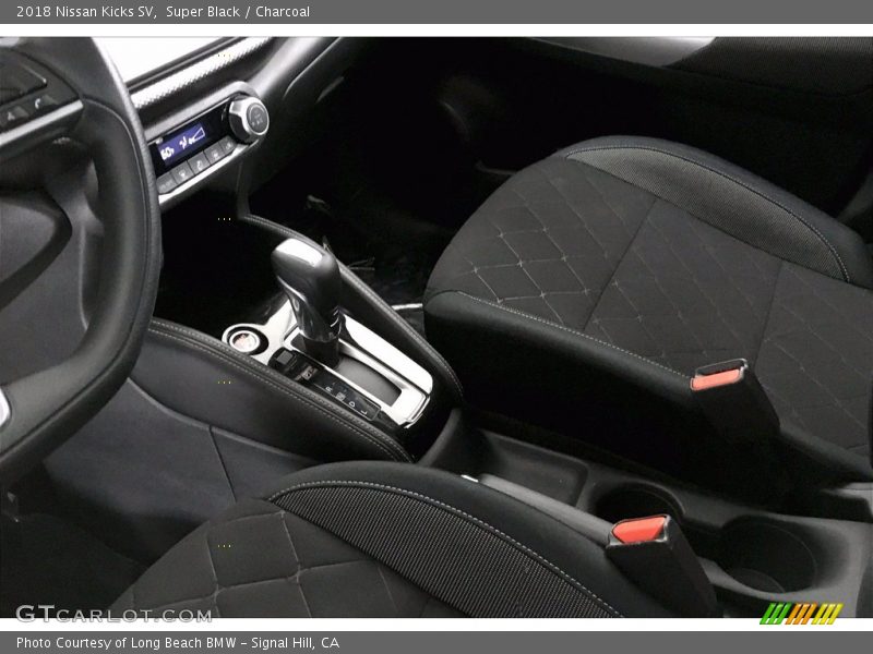 Super Black / Charcoal 2018 Nissan Kicks SV