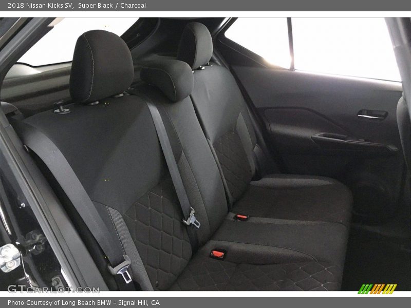 Super Black / Charcoal 2018 Nissan Kicks SV