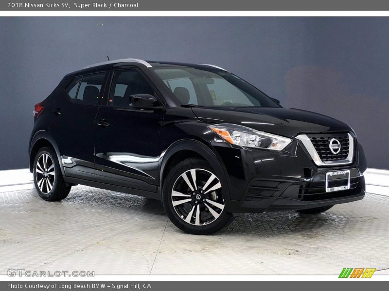 Super Black / Charcoal 2018 Nissan Kicks SV
