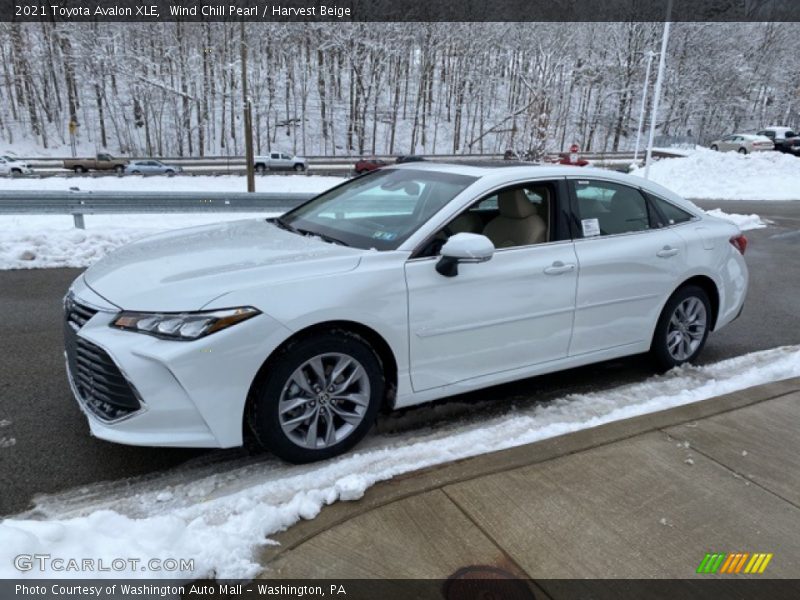 Front 3/4 View of 2021 Avalon XLE