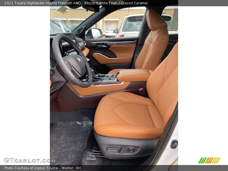Blizzard White Pearl / Glazed Caramel 2021 Toyota Highlander Hybrid Platinum AWD