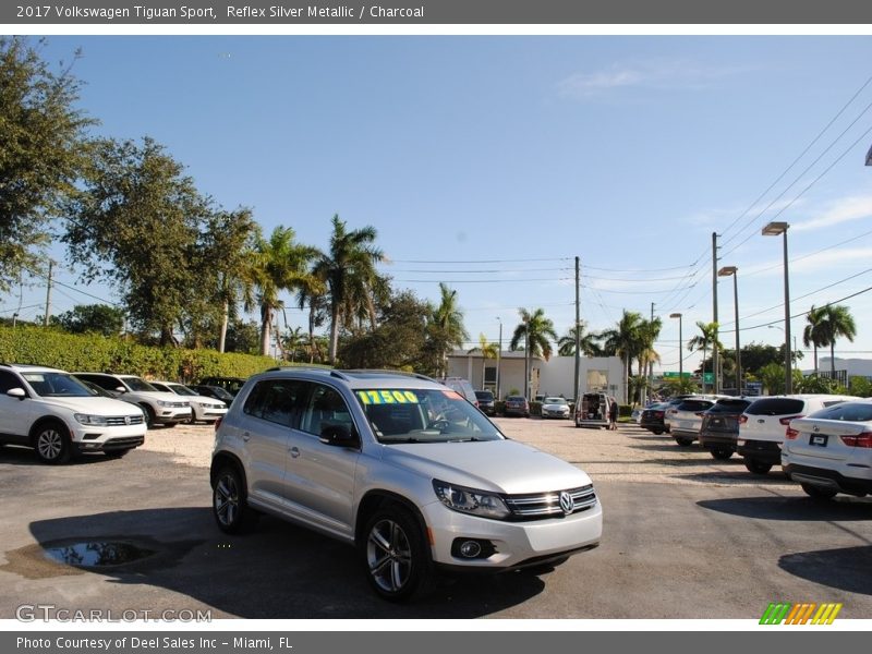 Reflex Silver Metallic / Charcoal 2017 Volkswagen Tiguan Sport