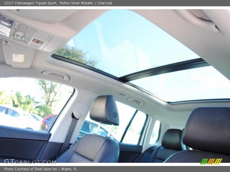 Reflex Silver Metallic / Charcoal 2017 Volkswagen Tiguan Sport