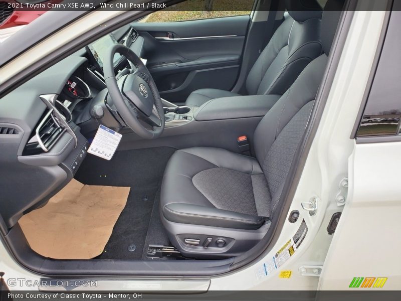 Wind Chill Pearl / Black 2021 Toyota Camry XSE AWD