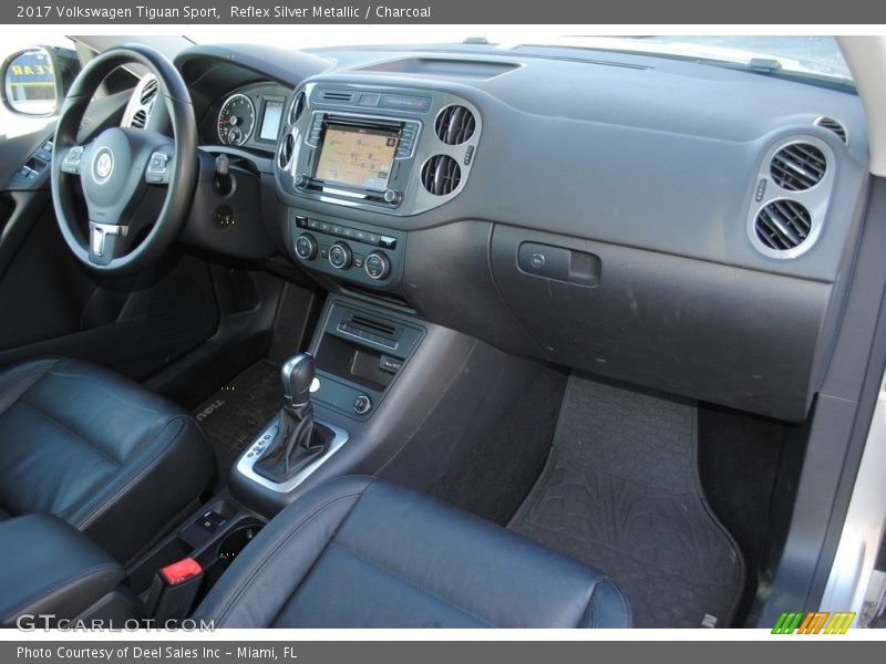 Reflex Silver Metallic / Charcoal 2017 Volkswagen Tiguan Sport
