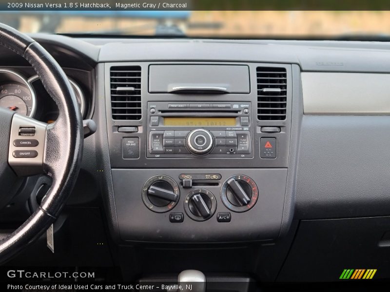 Magnetic Gray / Charcoal 2009 Nissan Versa 1.8 S Hatchback