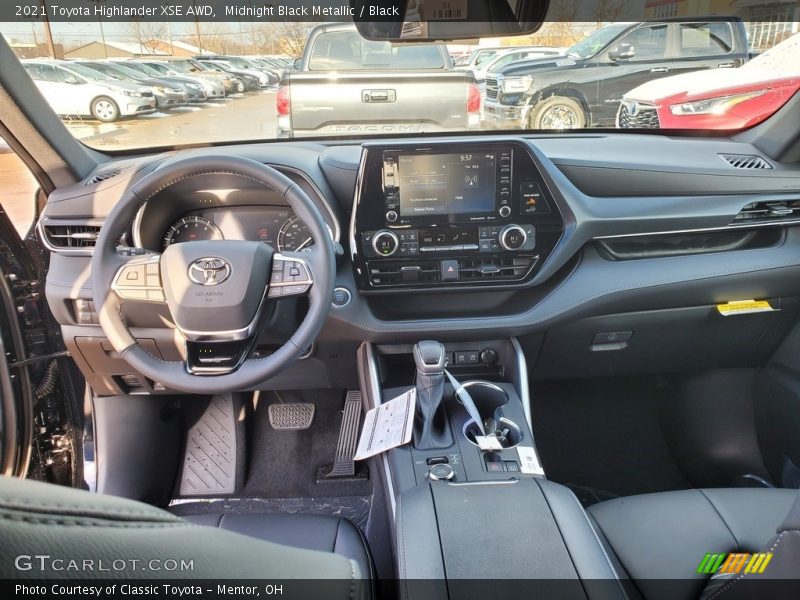 Midnight Black Metallic / Black 2021 Toyota Highlander XSE AWD
