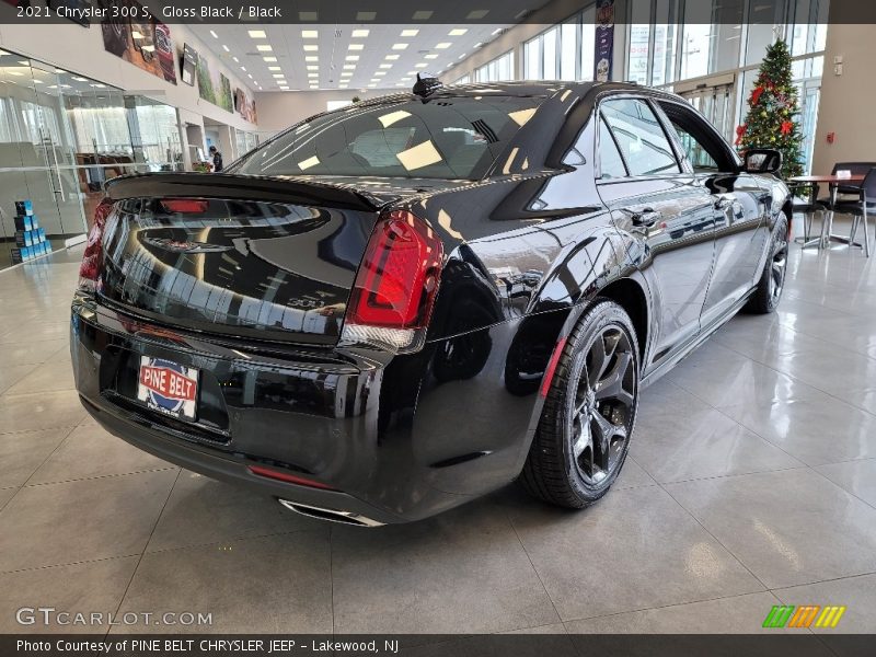 Gloss Black / Black 2021 Chrysler 300 S