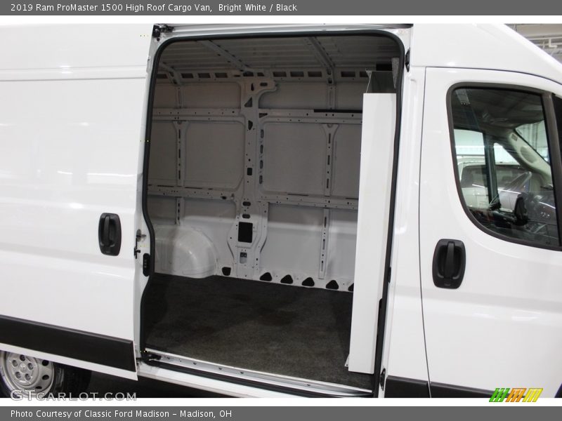 Bright White / Black 2019 Ram ProMaster 1500 High Roof Cargo Van