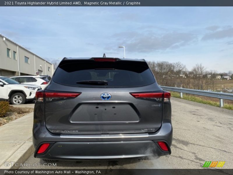 Magnetic Gray Metallic / Graphite 2021 Toyota Highlander Hybrid Limited AWD