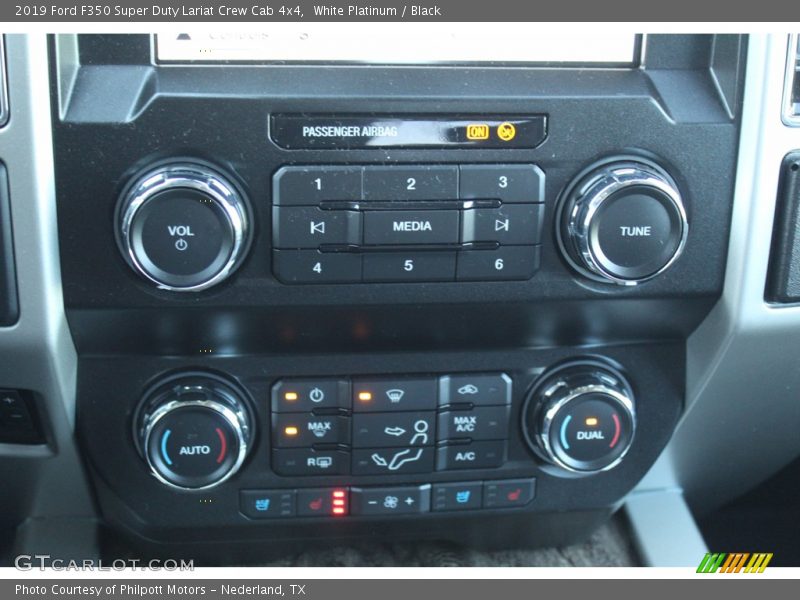 White Platinum / Black 2019 Ford F350 Super Duty Lariat Crew Cab 4x4