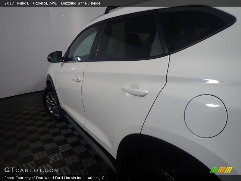 Dazzling White / Beige 2017 Hyundai Tucson SE AWD