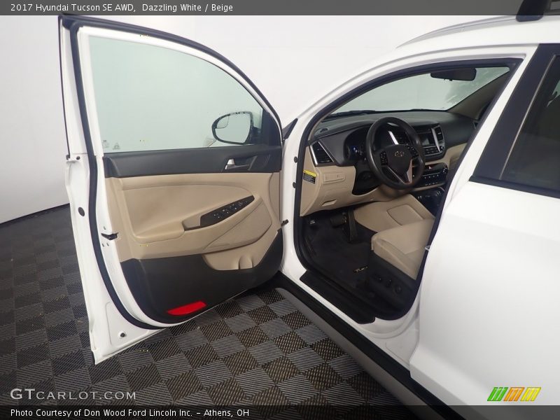 Dazzling White / Beige 2017 Hyundai Tucson SE AWD