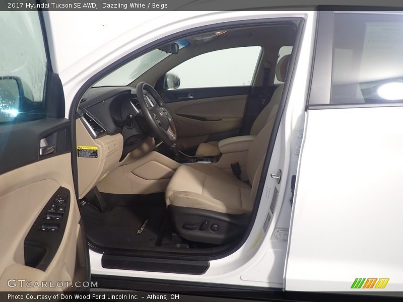 Dazzling White / Beige 2017 Hyundai Tucson SE AWD